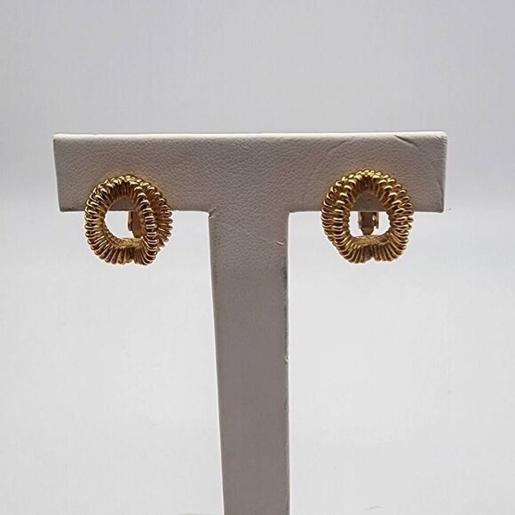 Vintage Avon Gold Tone Double Layer Round Clip-On Earrings - Picture 1 of 5